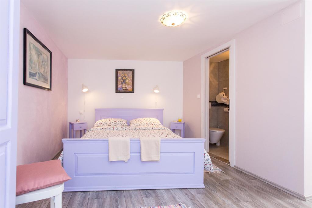 Holiday Home Smokovec Vrbnik Exterior foto
