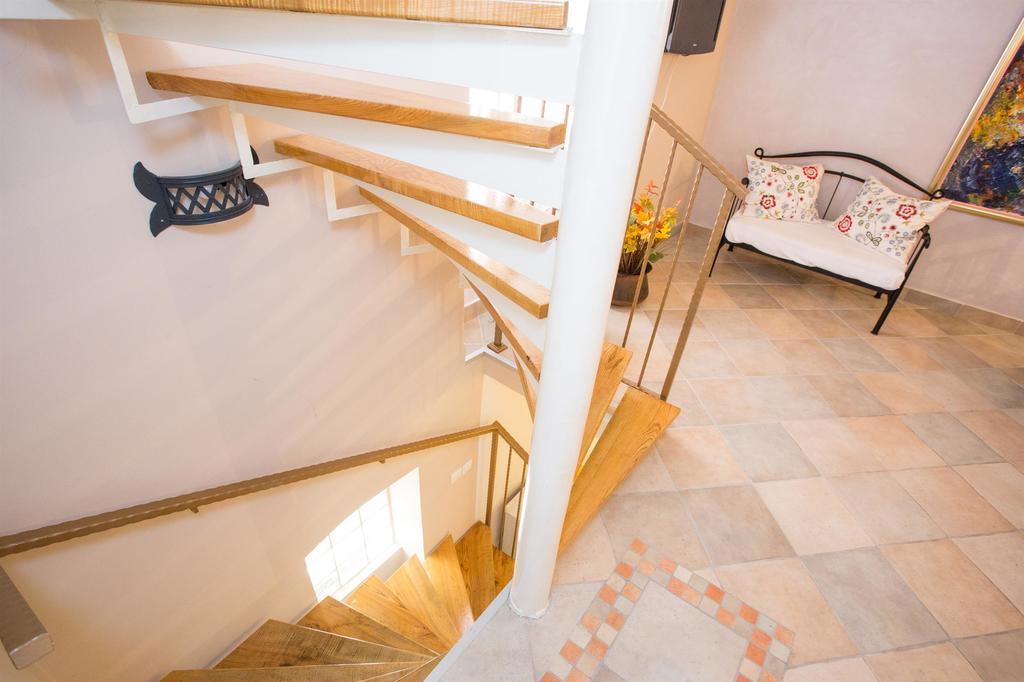 Holiday Home Smokovec Vrbnik Exterior foto